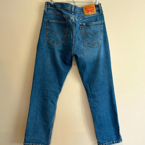 Men’s 514 Levi’s Medium Wash Size 33/30 Straight Fit Zip Fly 5 Pocket Low Waste - Picture 2 of 5